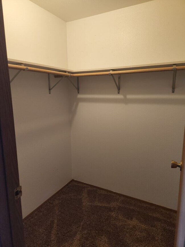 Building Photo - c1617