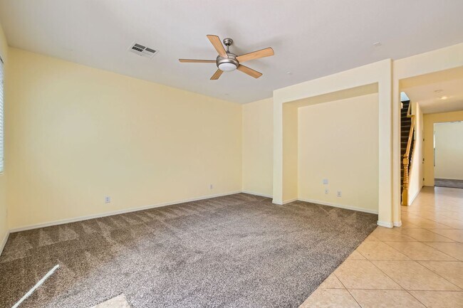 Building Photo - Beautiful 3 bedroom in Tuscany  community