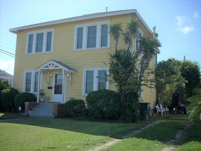 Building Photo - 4101 Avenue S 1/2