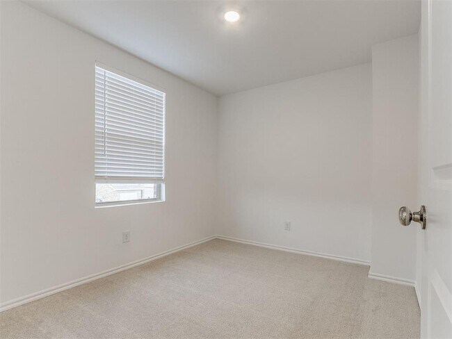 Building Photo - 3304 NW 149th St