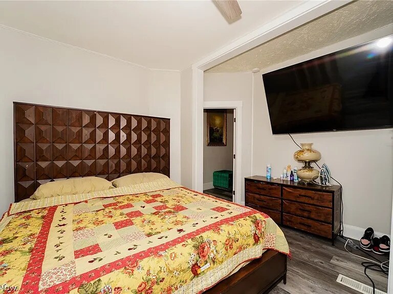 Building Photo - 3647 W 47th St