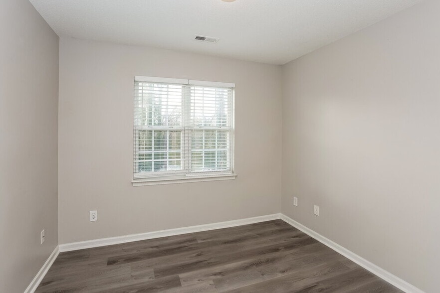 Building Photo - 4924 Rosena Dr