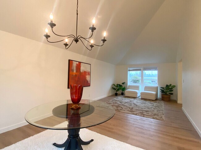 Building Photo - FULLY UPDATED Auburn home near Thomas Jefferson HS