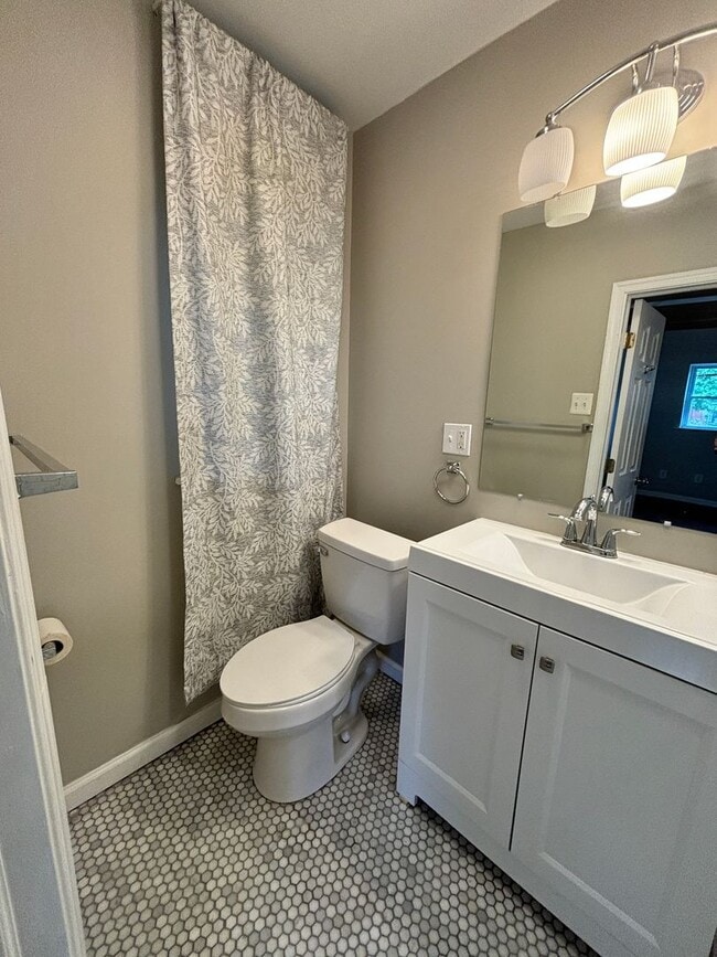 Building Photo - 177 - 501 Montgomery-