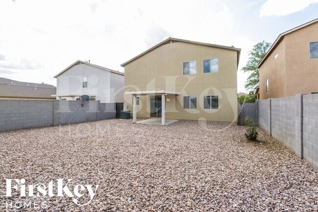 Building Photo - 1844 E Omega Dr