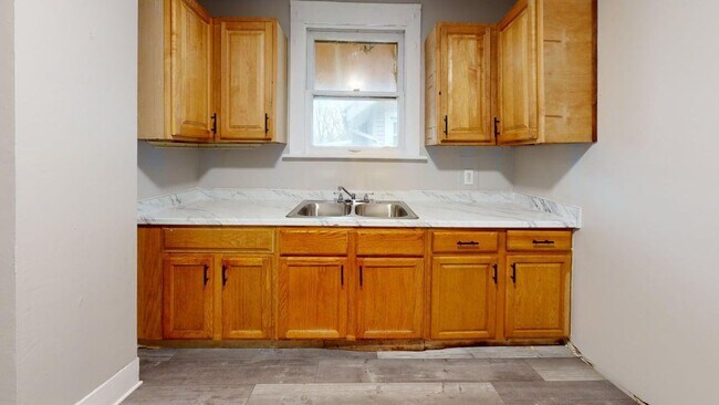 Building Photo - 764 Work Dr