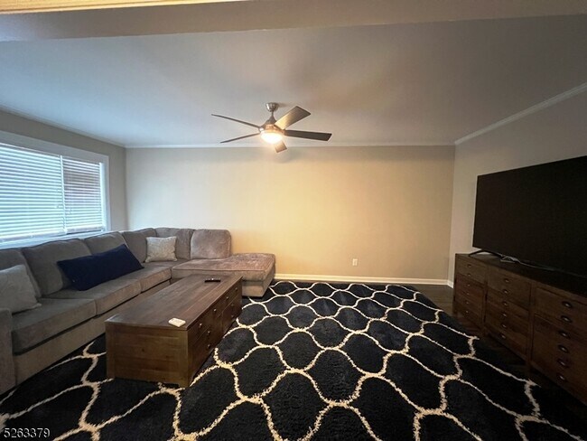 Building Photo - 747 Riverside Ave