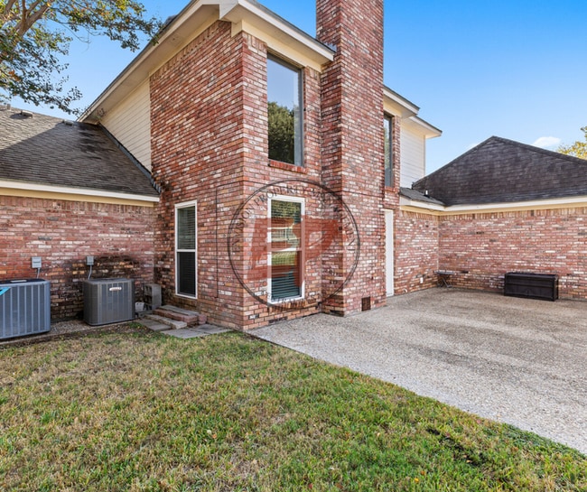 Building Photo - 4209 Green Oak Dr