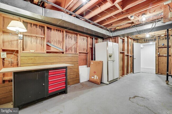 Building Photo - 1427 Laurel Hill Rd