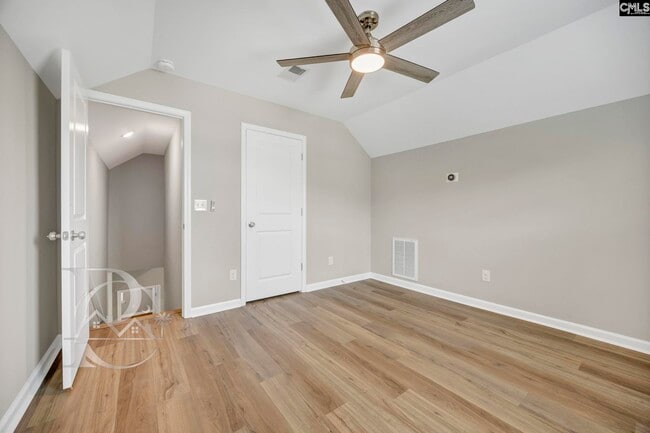 Building Photo - 161 Springhaven Dr