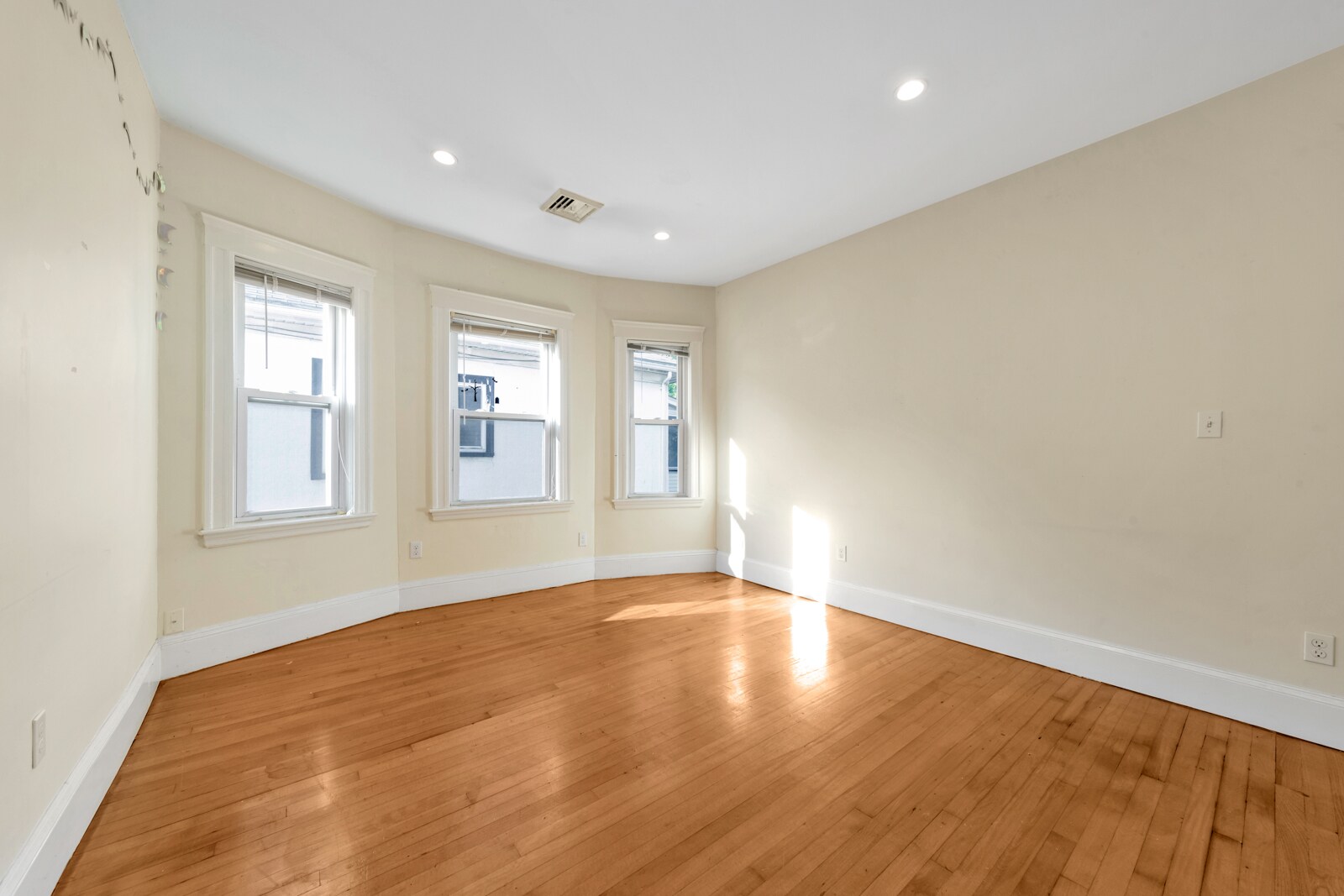 Building Photo - 301 Alewife Brook Pky