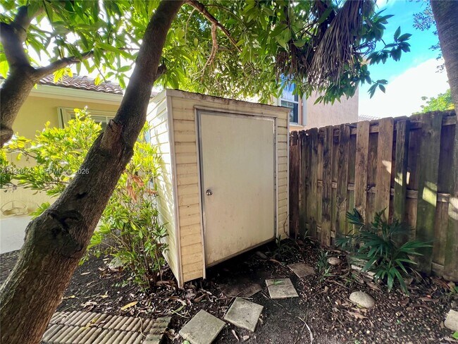 Building Photo - 9047 SW 161st Terrace