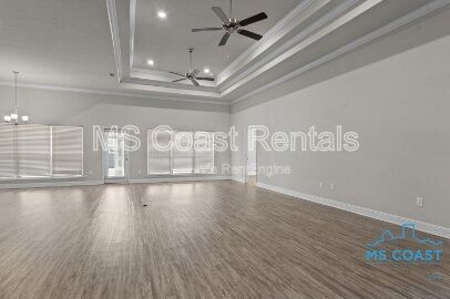 Building Photo - 8712 Park Ridge Ct