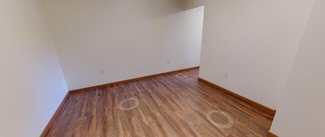 Building Photo - 909 W Cherry St