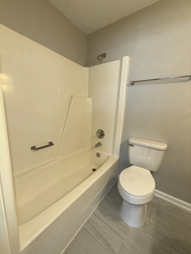 Building Photo - Perfectly located 2/2 townhome in Indialantic