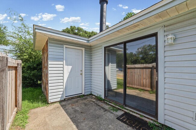 Building Photo - 455 Stara Cir