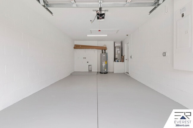 Building Photo - 16 Squanto Pl