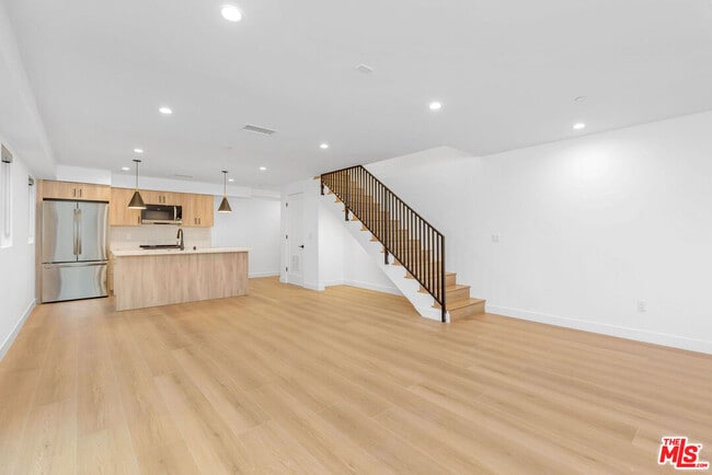 Building Photo - 12702 Pacific Ave