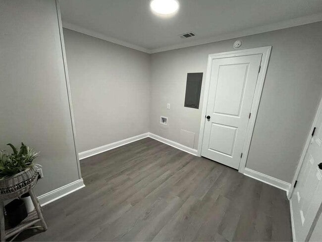 Building Photo - 2143 Shrimp St