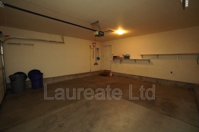 Building Photo - 632 S Yarrow St