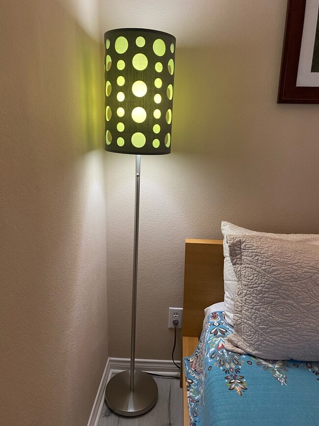 Reading and Ambient Lighting - 835 Alta Rdg