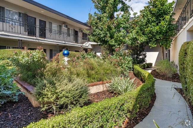 Alternate - Magnolia Apartments