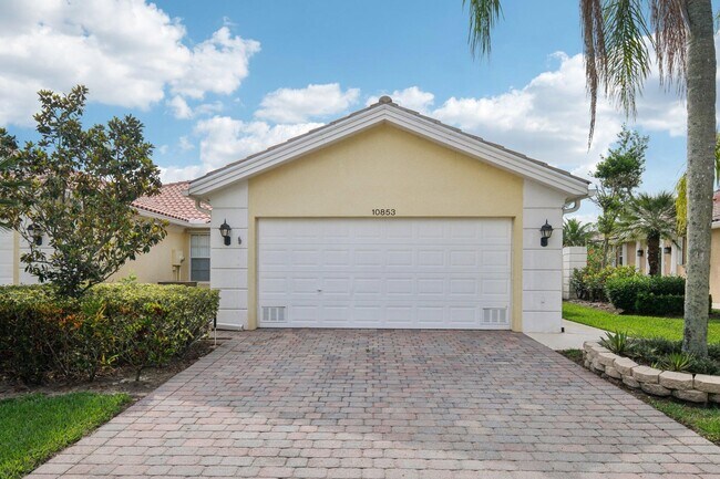 Building Photo - 10853 SW Elsinore Dr