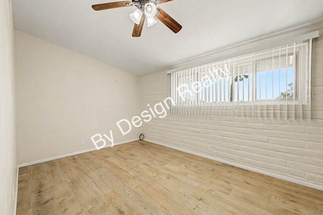 Building Photo - Mid Century Ranch Home on 2+ Acres with Private Pool - Mountain & City Views