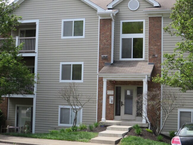 Building Photo - 460 Lakeview Dr