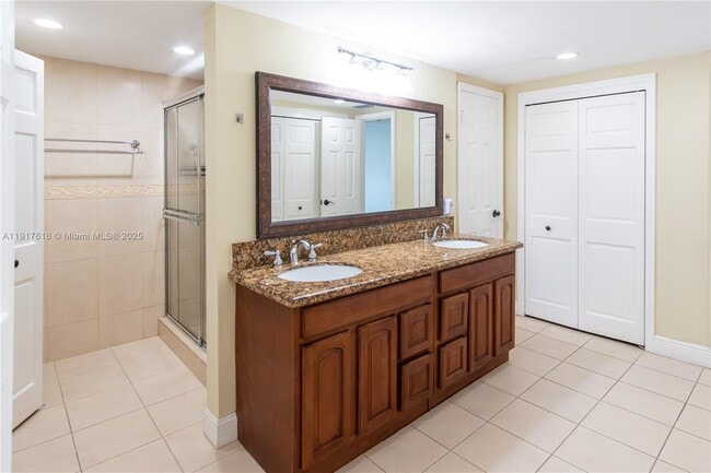 Building Photo - 145 SE 25th Rd