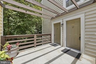 Building Photo - 10118 Oakton Terrace Rd