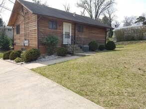 Building Photo - 439 W Nelson St