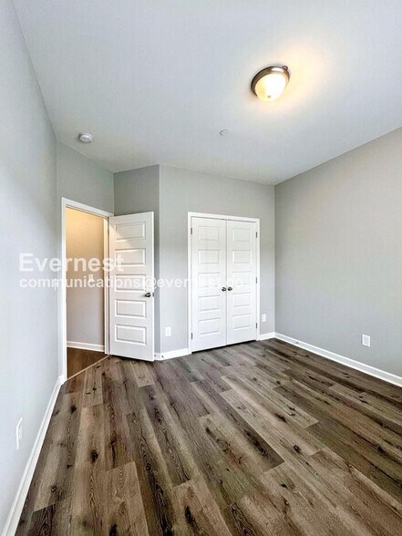 Building Photo - 1112 Prospect Ct