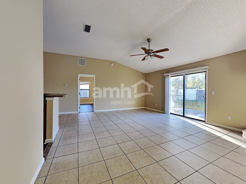 Building Photo - 3753 Woodbriar Dr