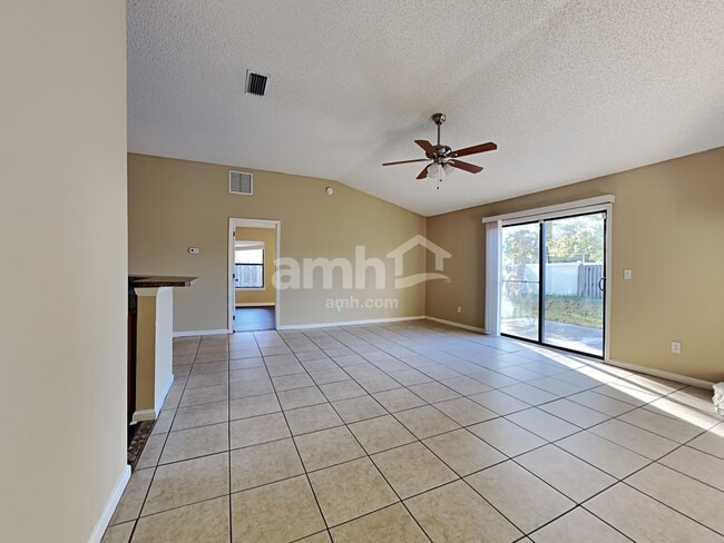 Building Photo - 3753 Woodbriar Dr