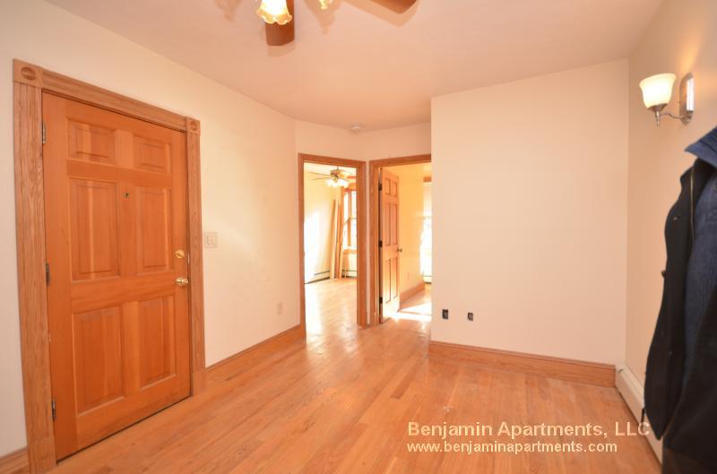 Building Photo - 5 Phillips St