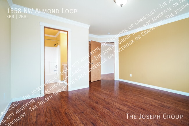 Building Photo - 1558 NW Almond Loop