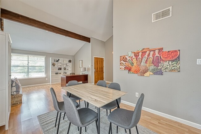 Building Photo - 2215 Fort Laramie Dr