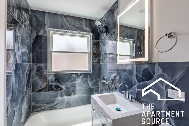 Building Photo - 4818 N St Louis Ave