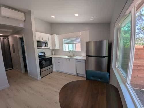 Building Photo - 1637 Grove Rd