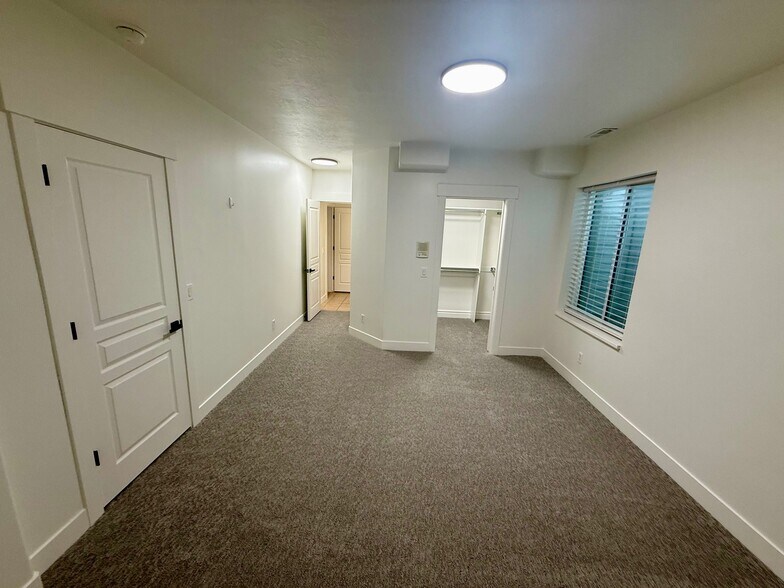 Building Photo - 11282 Alpine Creek Way