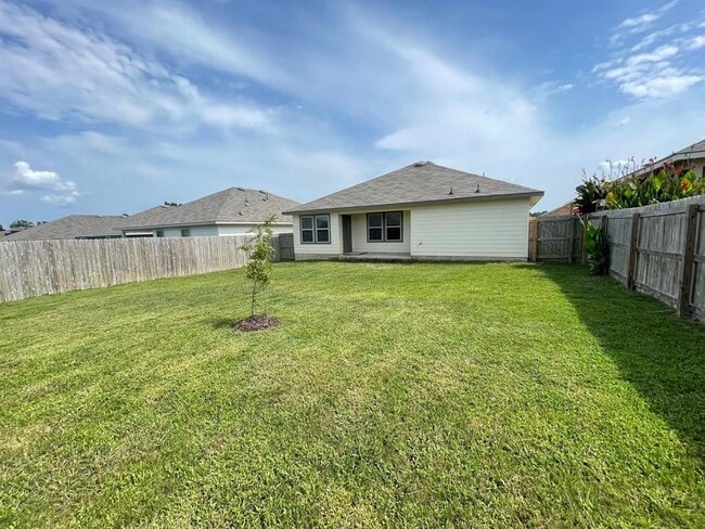 Building Photo - 221 Pecos Dr