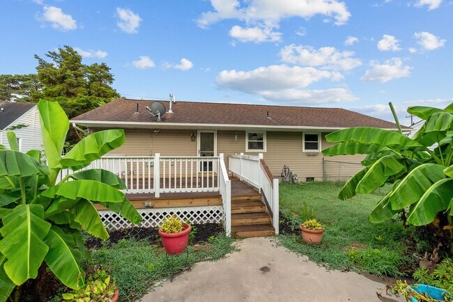 Building Photo - Now Available for Rent in Hampton!
