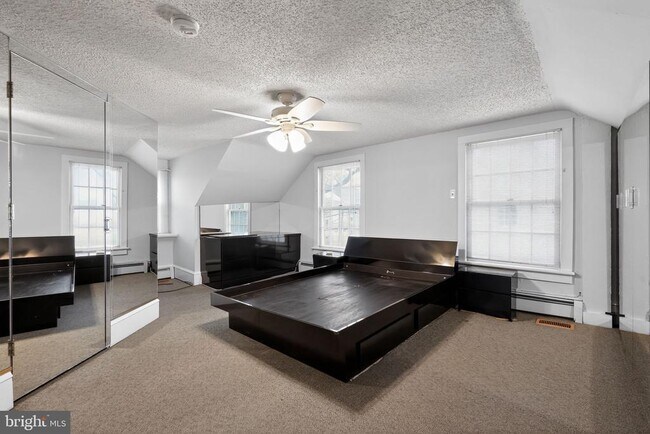 Building Photo - 18 GROVE St