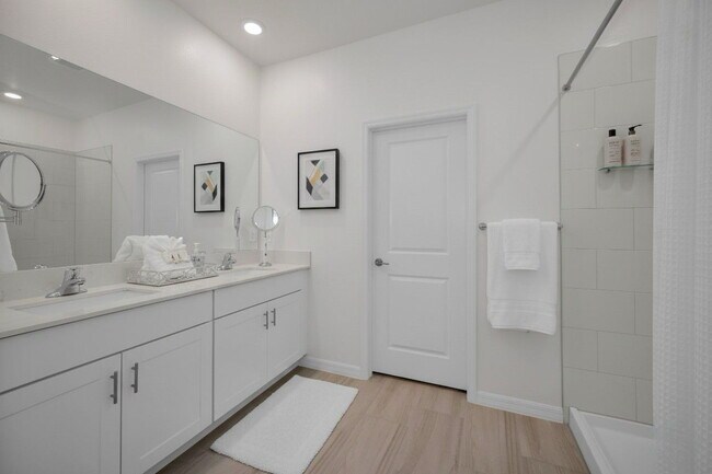 Building Photo - Beautifully Designed Villa in Angeline – Modern, Easy Florida Living