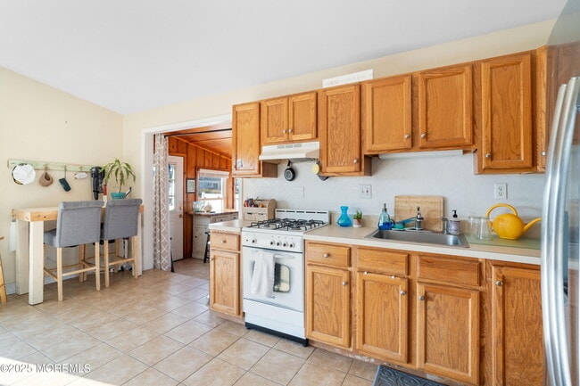 Building Photo - 825 Leeward Dr