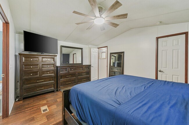 Building Photo - 106 County Road 3755