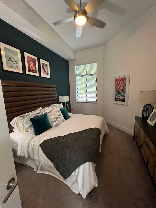 Building Photo - 10014 NW 88th Ter