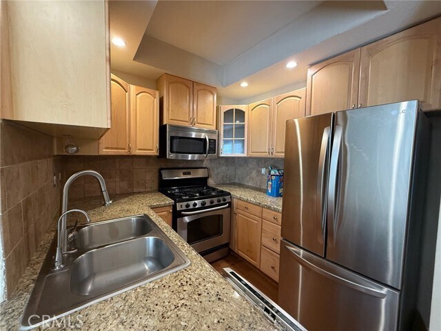 Building Photo - 5620 Yolanda Ave