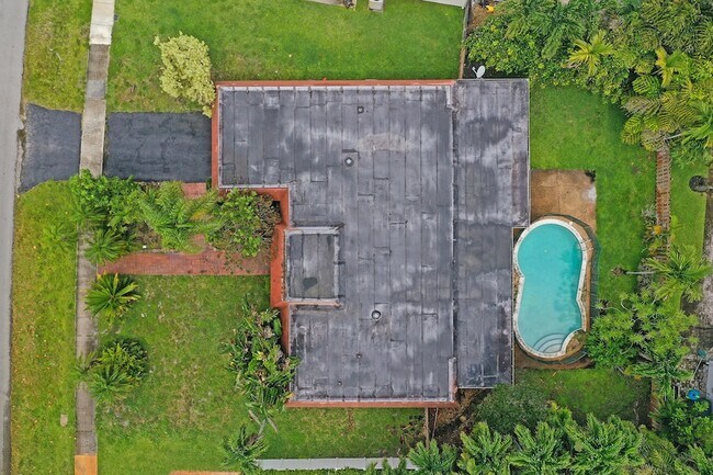 Building Photo - 4721 Sarazen Dr
